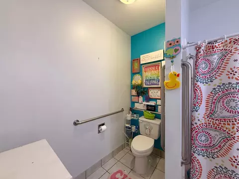 Bath - 621 24th Ave, Moline, IL 61265 photo 2 of 2