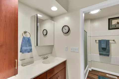 Bath - 29 Fields East Dr #0, Champaign, IL 61822 photo 2 of 5