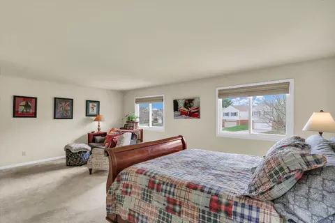 Bedroom - 29 Fields East Dr #0, Champaign, IL 61822 photo 4 of 6