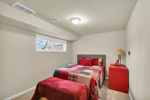Bedroom - 29 Fields East Dr #0, Champaign, IL 61822 photo 5 of 6