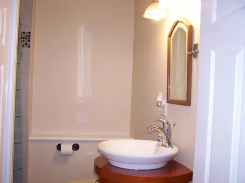 Bath - 1709 Rogers Ave, Mchenry, IL 60050 photo 5 of 5