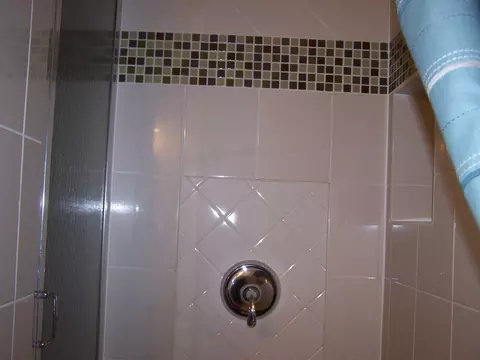 Bath - 1709 Rogers Ave, Mchenry, IL 60050 photo 3 of 5