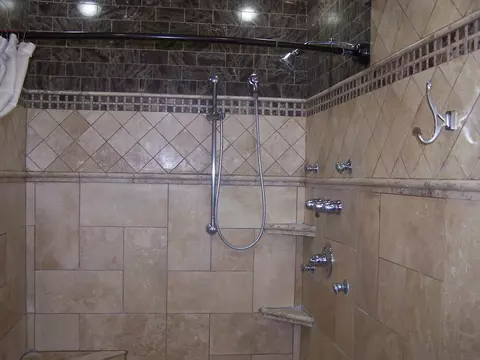 Bath - 1709 Rogers Ave, Mchenry, IL 60050 photo 1 of 5