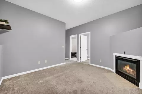 Living - 6 Fuller Ct, Bloomington, IL 61705 photo 3 of 3