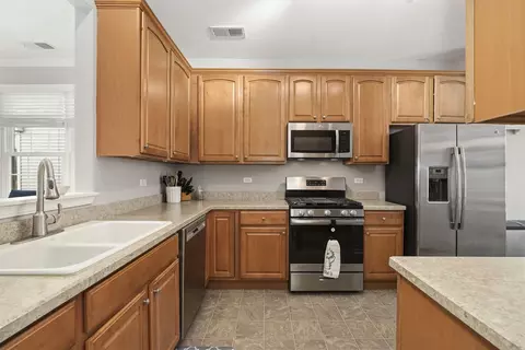 Kitchen - 2497 Rolling Ridge Ln, Elgin, IL 60124 photo 1 of 2