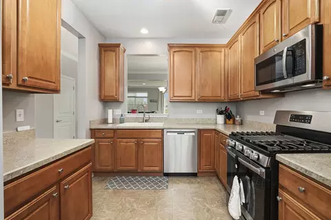 Kitchen - 2497 Rolling Ridge Ln, Elgin, IL 60124 photo 2 of 2