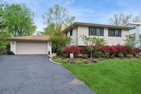122 Mulberry Rd, Deerfield, IL 60015