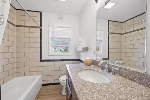 Bath - 4709 William St, Mchenry, IL 60051 photo 1 of 1
