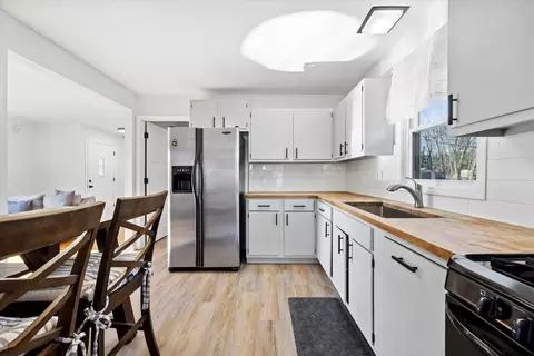 Kitchen - 4709 William St, Mchenry, IL 60051 photo 1 of 1