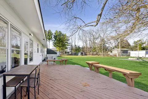 Exterior - 4709 William St, Mchenry, IL 60051 photo 4 of 6