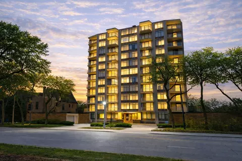 3100 S King Dr #903, Chicago, IL 60616