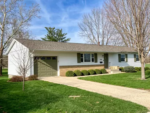 506 Maple Ave, Morrison, IL 61270