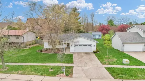 610 Craig Dr, Mahomet, IL 61853