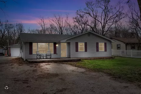 2111 Woodview Dr, Wilmington, IL 60481