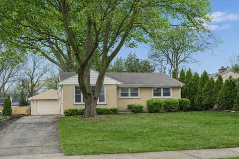 26 S Rohlwing Rd, Palatine, IL 60074