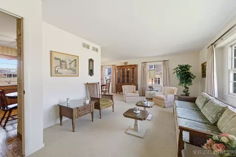 Living - 1575 Lin Lor Ln, Elgin, IL 60123 photo 1 of 3