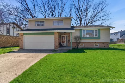 Exterior - 1575 Lin Lor Ln, Elgin, IL 60123 photo 1 of 5