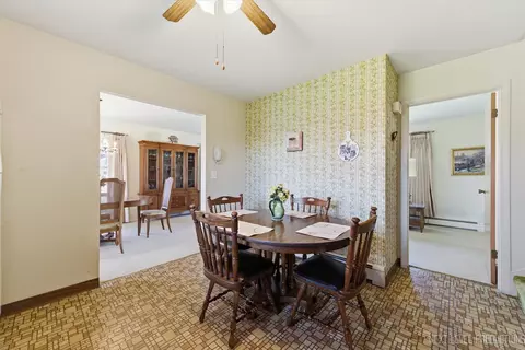 Dining - 1575 Lin Lor Ln, Elgin, IL 60123 photo 2 of 2