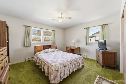 Bedroom - 1575 Lin Lor Ln, Elgin, IL 60123 photo 3 of 4