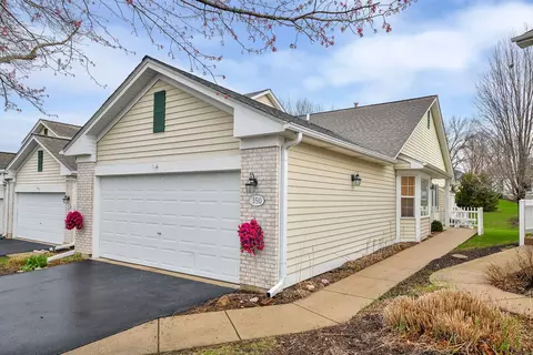 350 Normandie Dr, Sugar Grove, IL 60554