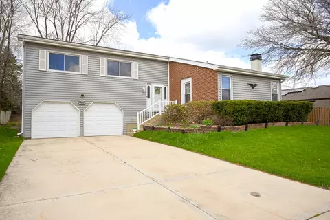 1952 Glenrock Ln, Glendale Heights, IL 60139