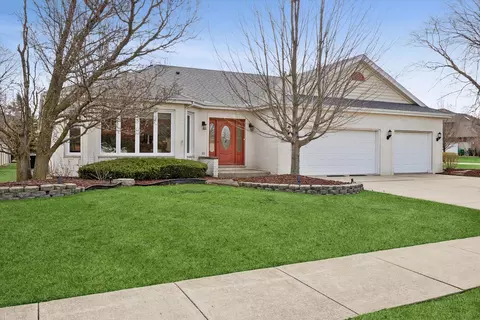 19337 Shabbona Dr, Tinley Park, IL 60487