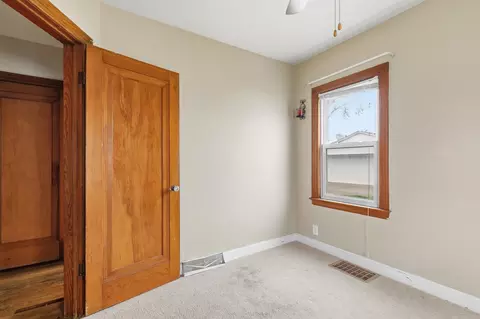 Bedroom - 2202 46th St, Moline, IL 61265 photo 6 of 7