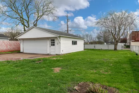 Exterior - 2202 46th St, Moline, IL 61265 photo 9 of 9