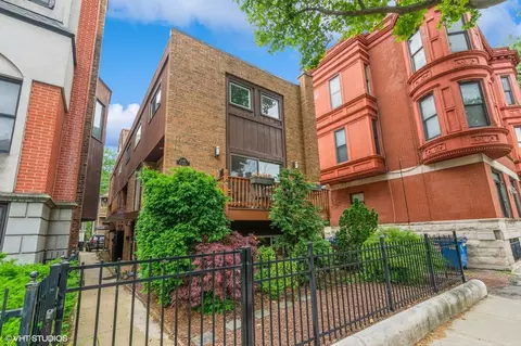 1045 W Altgeld St #A, Chicago, IL 60614
