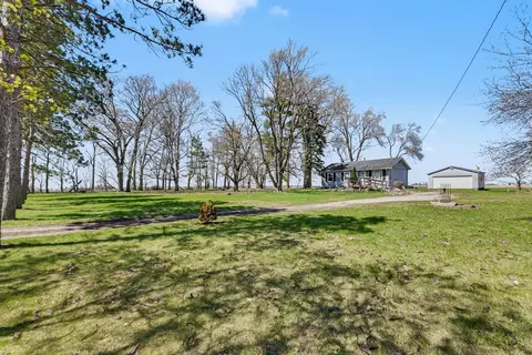 9021 Rt 52 Rte, Newark, IL 60541