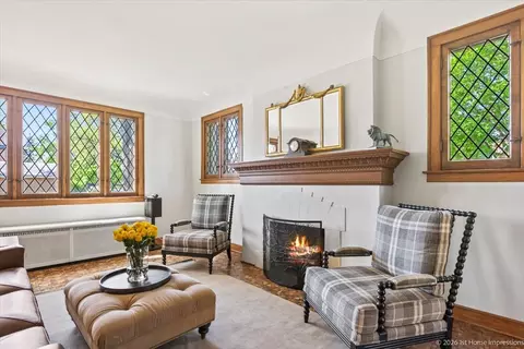 Living - 9955 S Hamilton Ave, Chicago, IL 60643 photo 1 of 2
