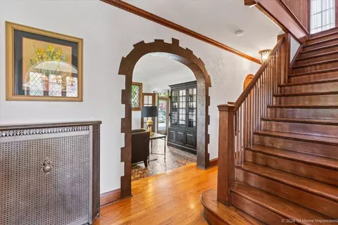 Entry Way - 9955 S Hamilton Ave, Chicago, IL 60643 photo 1 of 4
