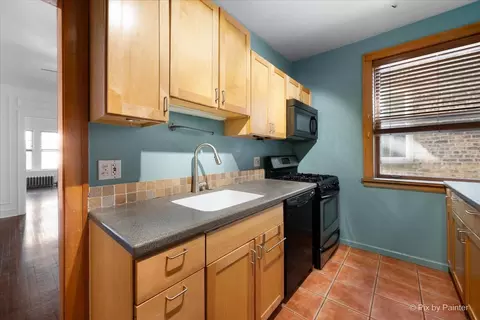 Kitchen - 726 Hinman Ave #2E, Evanston, IL 60202 photo 1 of 3