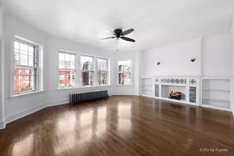 Living - 726 Hinman Ave #2E, Evanston, IL 60202 photo 4 of 6