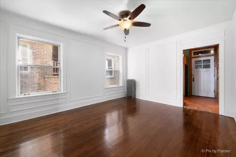 Living - 726 Hinman Ave #2E, Evanston, IL 60202 photo 5 of 6