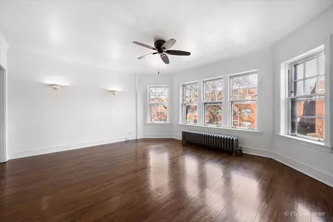 Living - 726 Hinman Ave #2E, Evanston, IL 60202 photo 2 of 6
