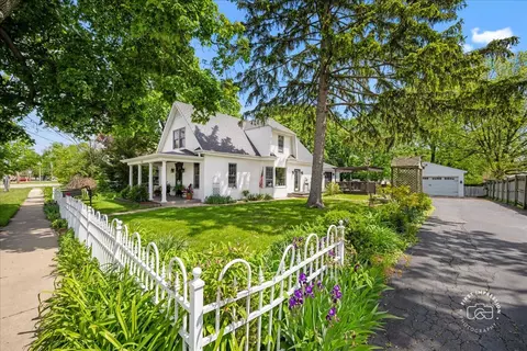 321 N 6th St, Geneva, IL 60134