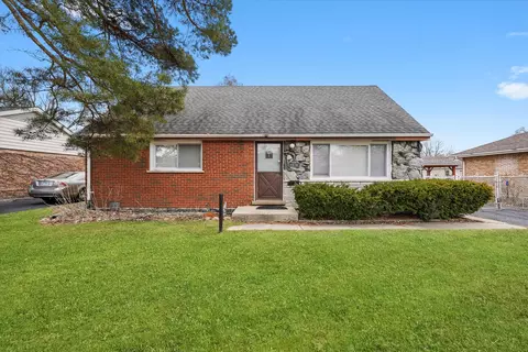 8719 Olympic Dr, Bridgeview, IL 60455