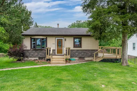 642 8th St, Silvis, IL 61282