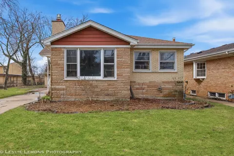 10544 S Karlov Ave, Oak Lawn, IL 60453