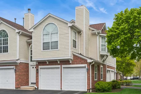 767 Grosse Pointe Cir, Vernon Hills, IL 60061