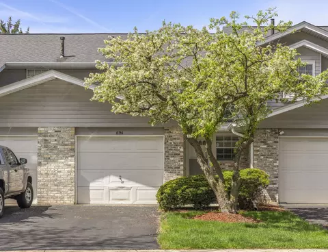 694 N Tamarac Blvd, Addison, IL 60101