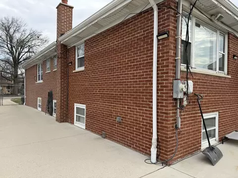2571 Suffield St, Des Plaines, IL 60016 photo 8