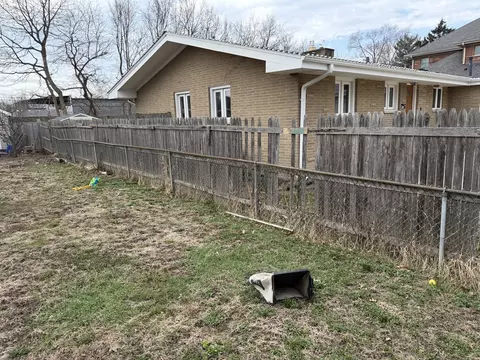 2571 Suffield St, Des Plaines, IL 60016 photo 7