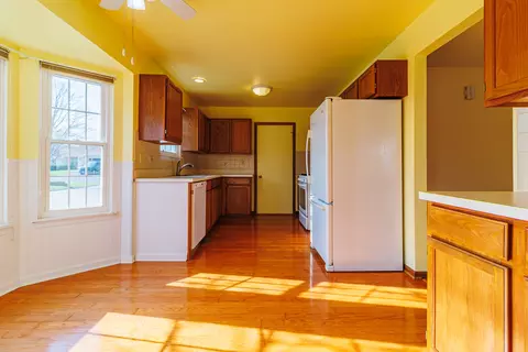 Kitchen - 21200 Silktree Cir #0, Plainfield, IL 60544 photo 1 of 4