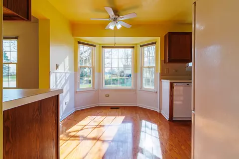 Living - 21200 Silktree Cir #0, Plainfield, IL 60544 photo 3 of 4