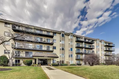 8640 Waukegan Rd #229, Morton Grove, IL 60053