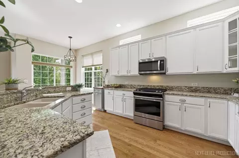 Kitchen - 3844 Valhalla Dr, Elgin, IL 60124 photo 2 of 3
