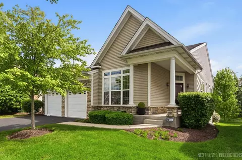 3844 Valhalla Dr, Elgin, IL 60124