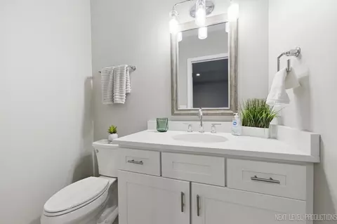 Bath - 3844 Valhalla Dr, Elgin, IL 60124 photo 3 of 3